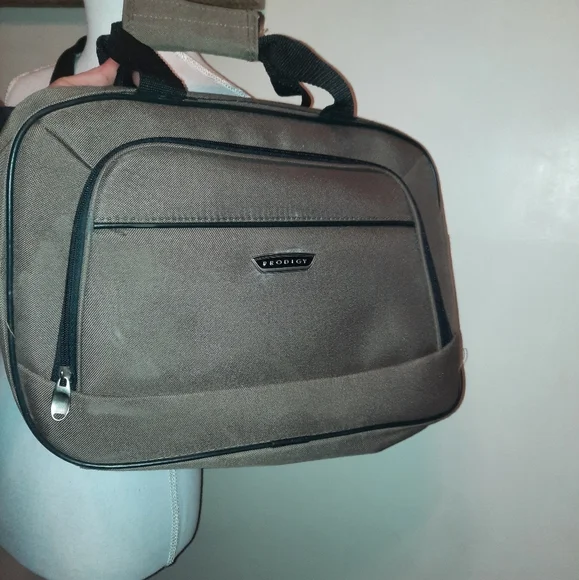 *bogo* prodigy crossbody/hand bag - Picture 2 of 6